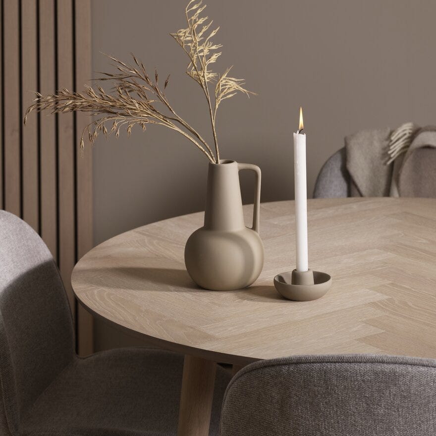 Sindig MAYA Lysestake H4.5 cm i Beige/natur