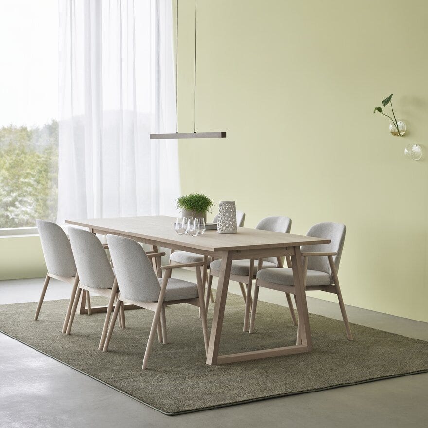 LEO Spisestol med armlene i Beige/natur