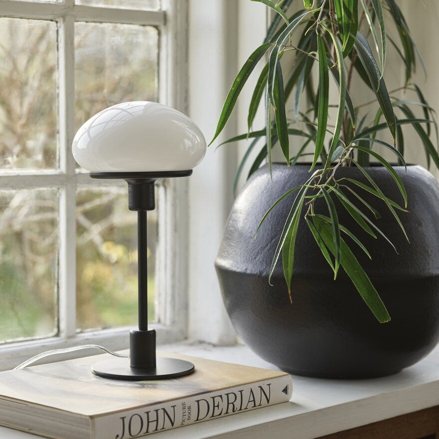 Aneta Lighting AUGUST Bordlampe H36 cm i Svart