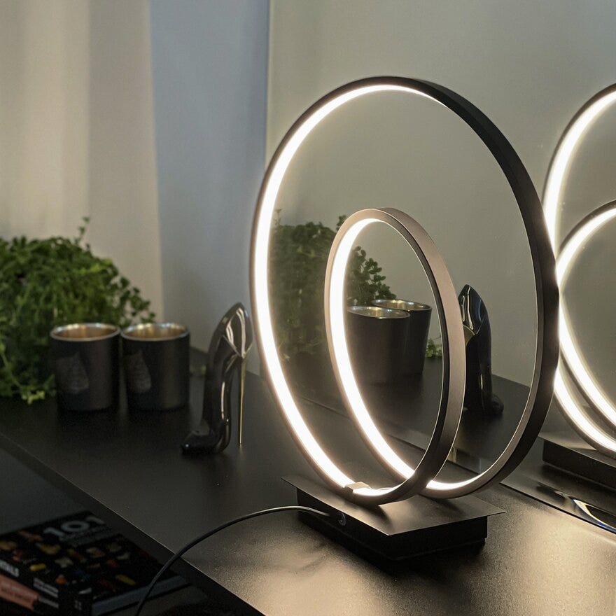 LOOP Bordlampe H37 cm i Svart