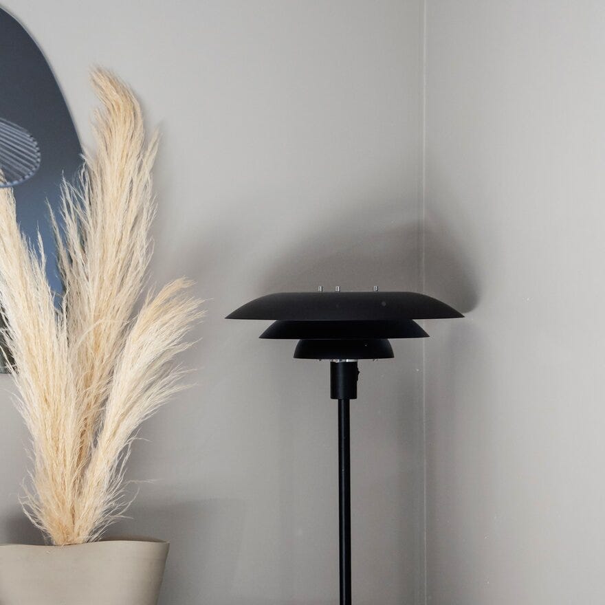 Aneta Lighting VALENCIA Gulvlampe H150 cm i Svart