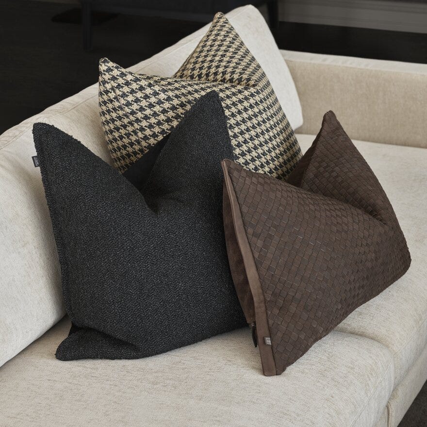 Signature Collection By Halvor Bakke SIGNATURE Pute 50x50 cm i Svart designet av Halvor Bakke