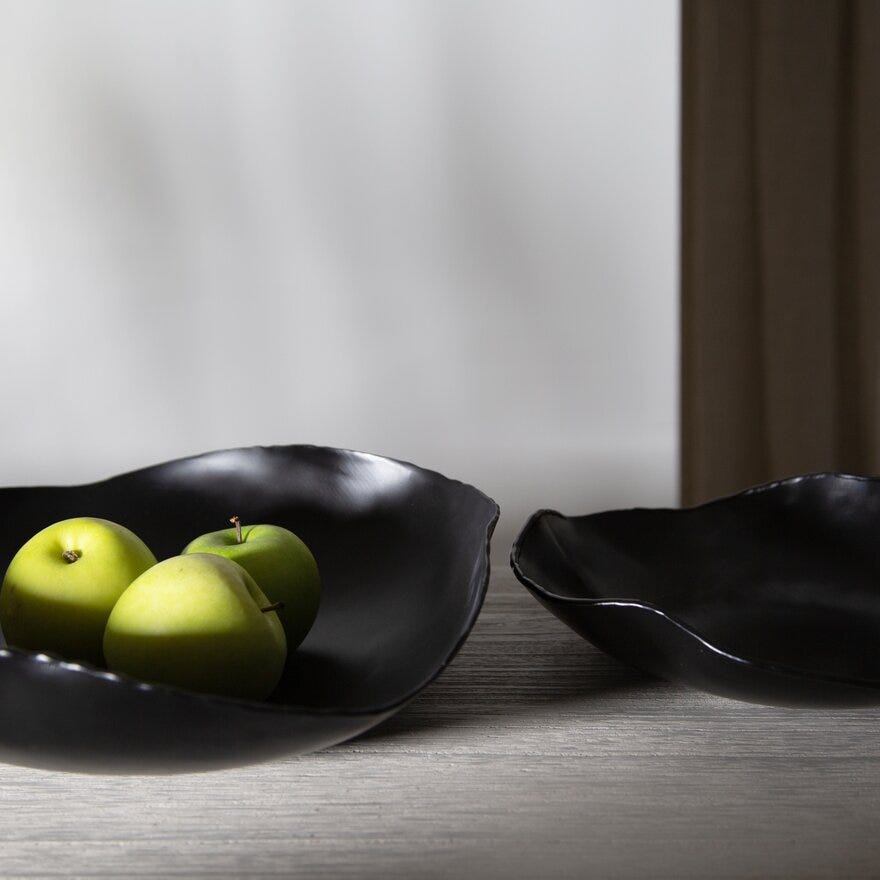 Holmen NERINA Fat 26.5x27.5 cm i Svart