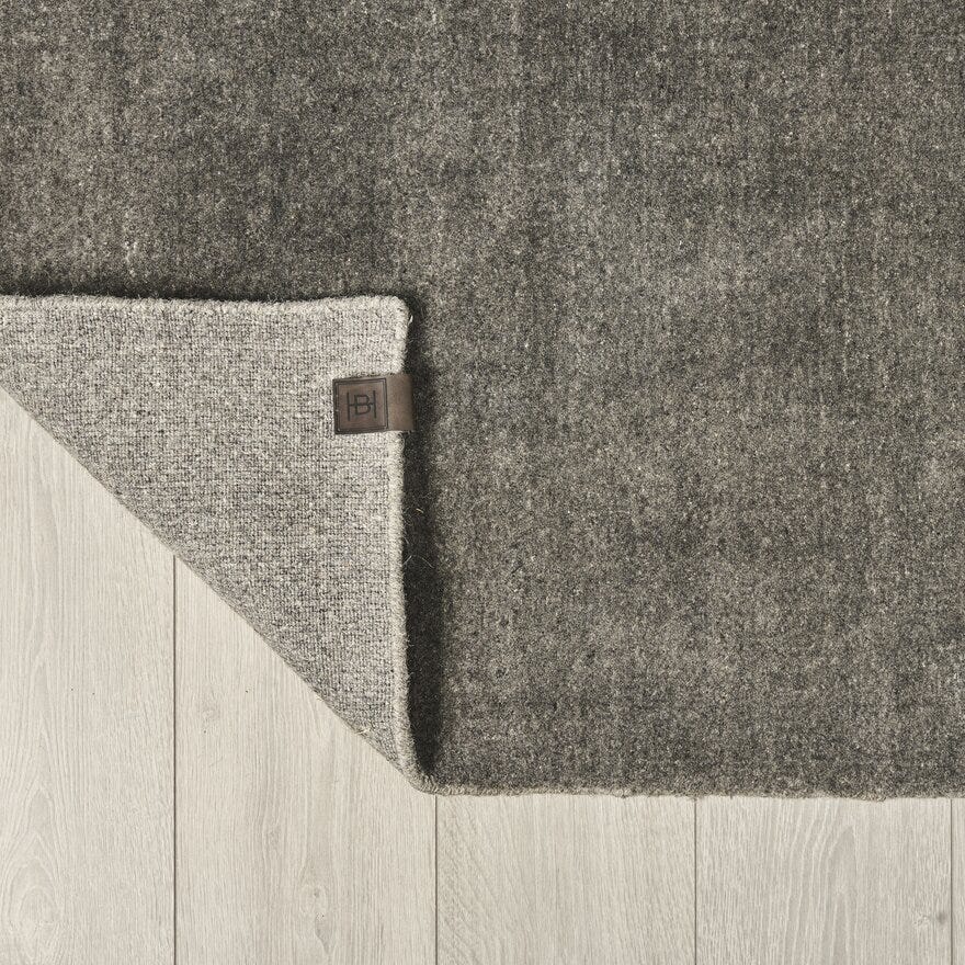 Halvor Bakke GABEL Teppe 160x230 cm i Grå designet av Halvor Bakke