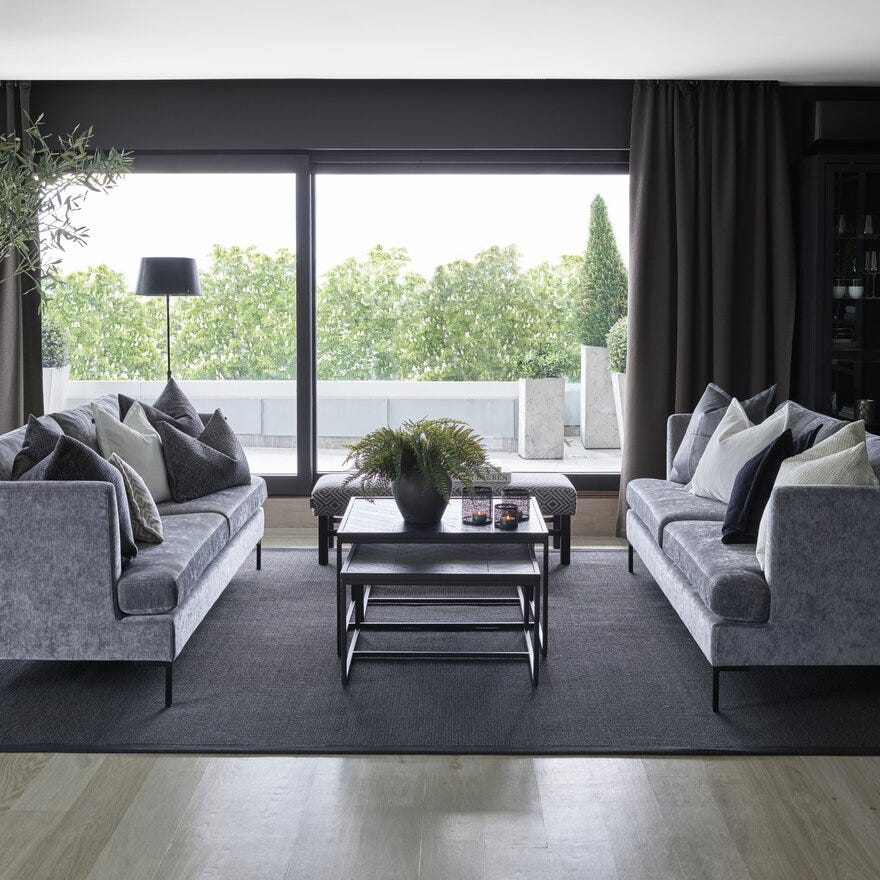 Signature Collection By Halvor Bakke SIGNATURE 810 3 seter i Svart designet av Halvor Bakke