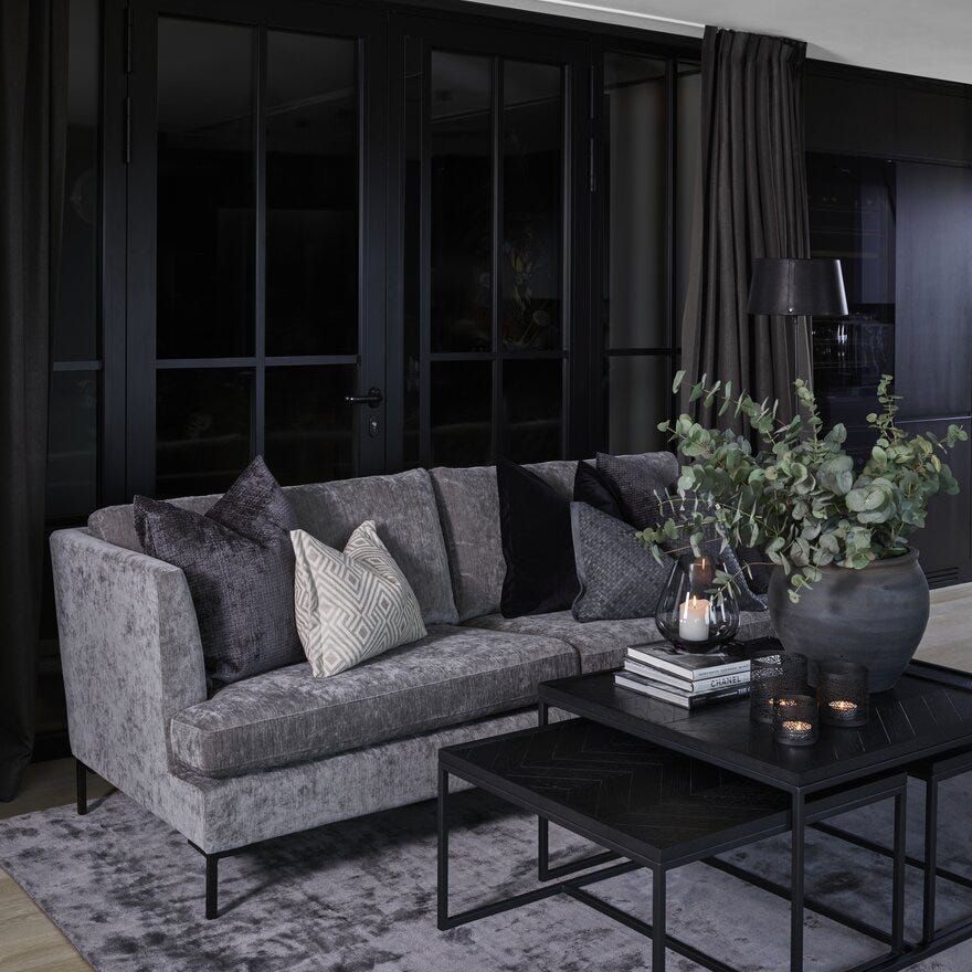 Signature Collection By Halvor Bakke SIGNATURE 810 3 seter i Svart designet av Halvor Bakke