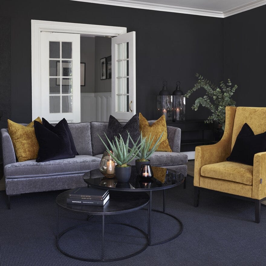 Signature Collection By Halvor Bakke SIGNATURE 810 3 seter i Svart designet av Halvor Bakke