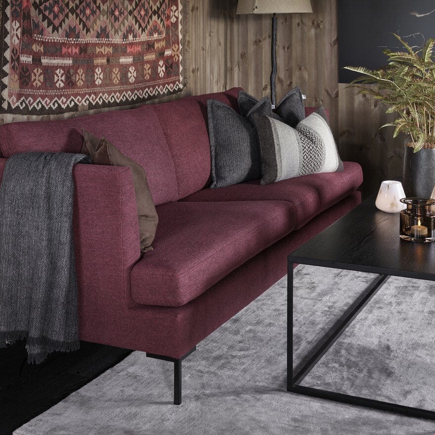 Signature Collection By Halvor Bakke SIGNATURE 810 3 seter i Rød designet av Halvor Bakke
