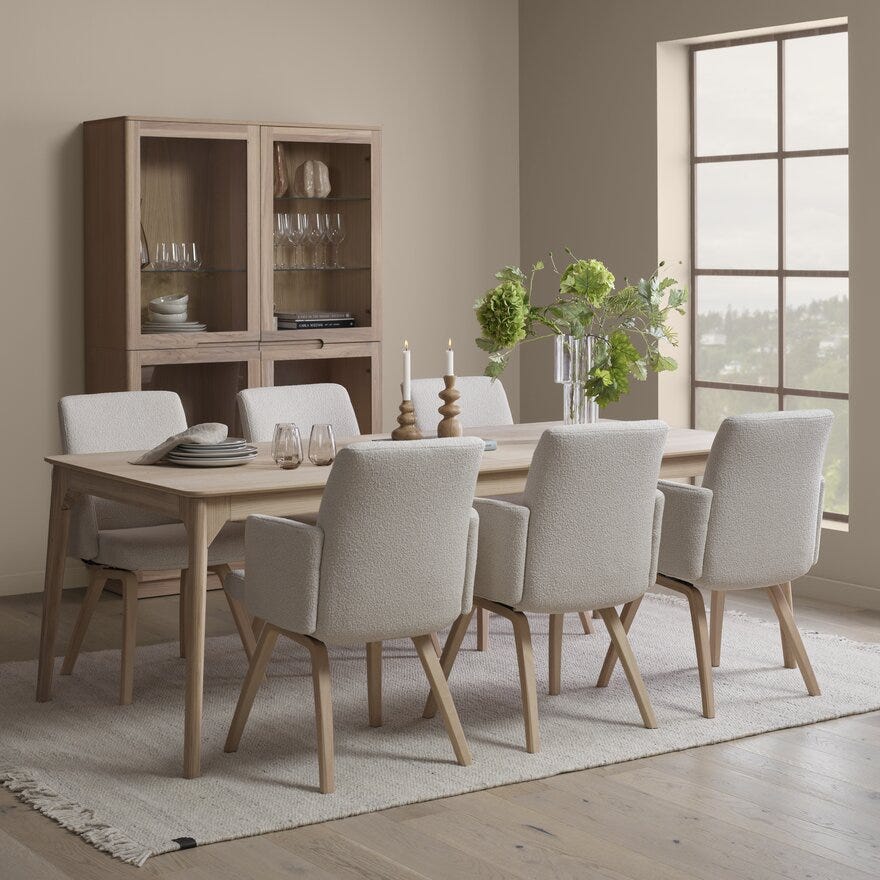 COMFY Spisestol med armlene i Beige/natur
