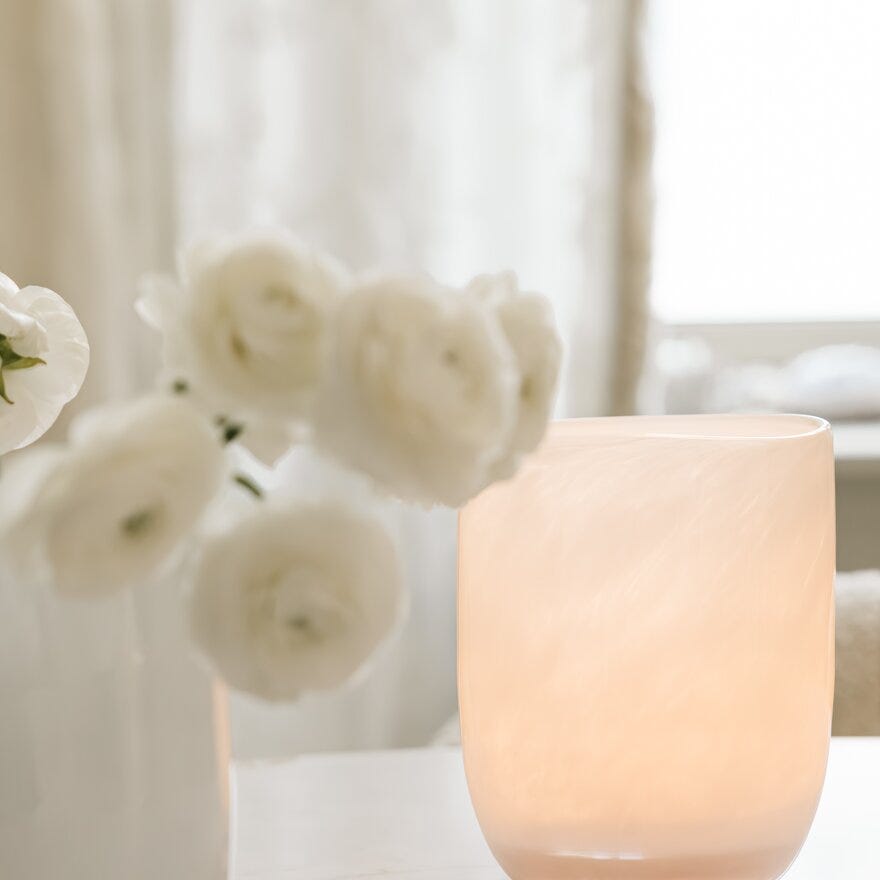 Magnor LUMO Vase H19 cm i Hvit designet av Tone Kroken