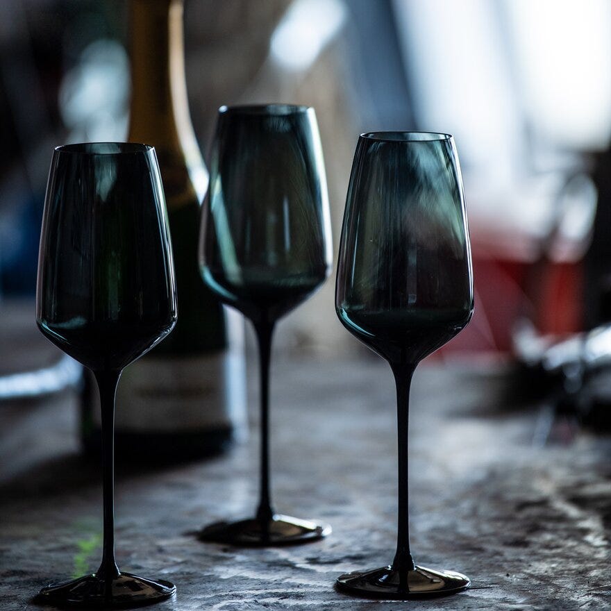 Magnor NOIR Champagneglass 36CL cm i Grå designet av Halvor Bakke