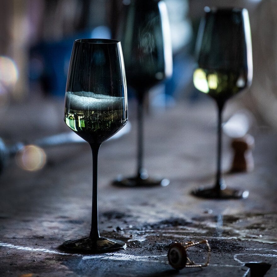 Magnor NOIR Champagneglass 36CL cm i Grå designet av Halvor Bakke