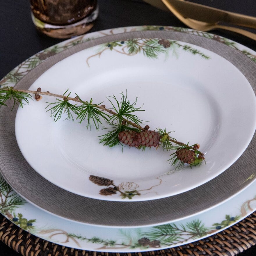 Magnor NOSTALGI Dekketallerken Ø31 cm i Hvit designet av Halvor Bakke