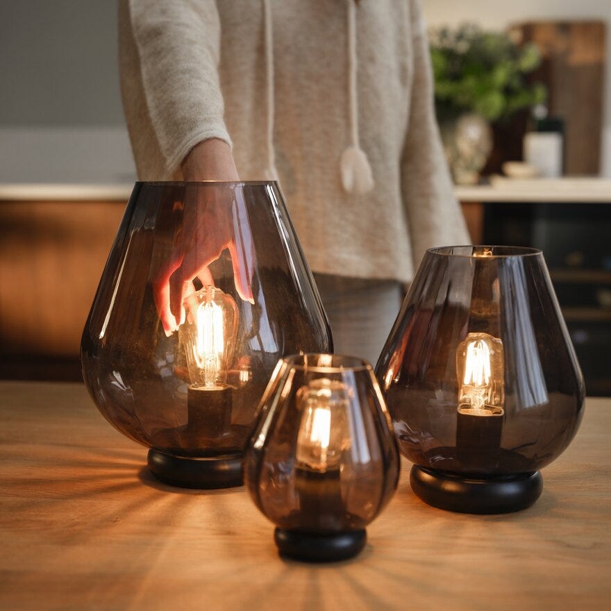 Magnor ROCKS XO Bordlampe H17 cm i Grå designet av Halvor Bakke