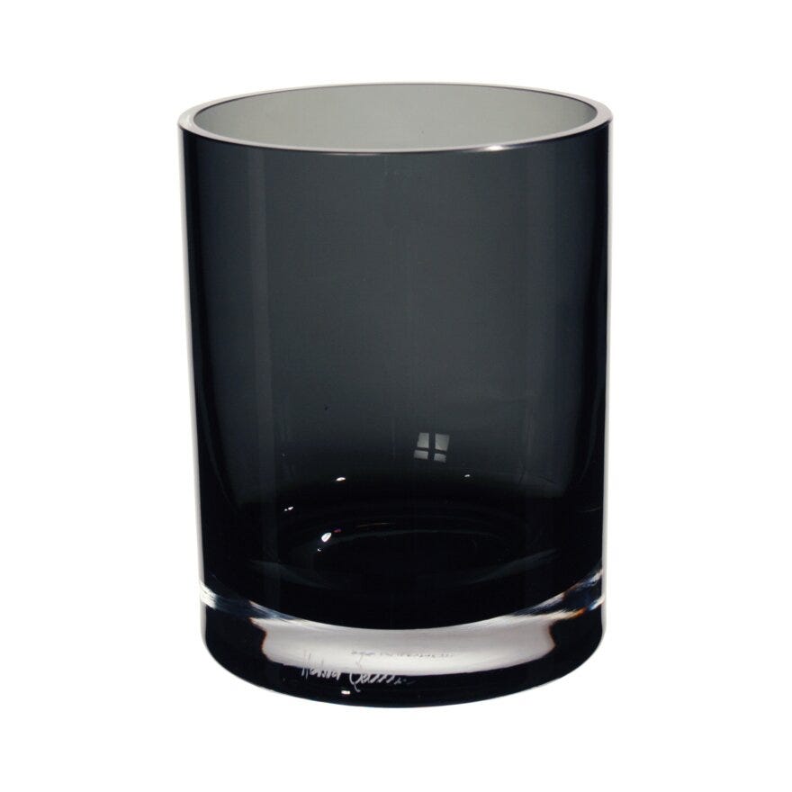 Magnor SKYLINE Stormlykt H16 cm i Svart designet av Halvor Bakke