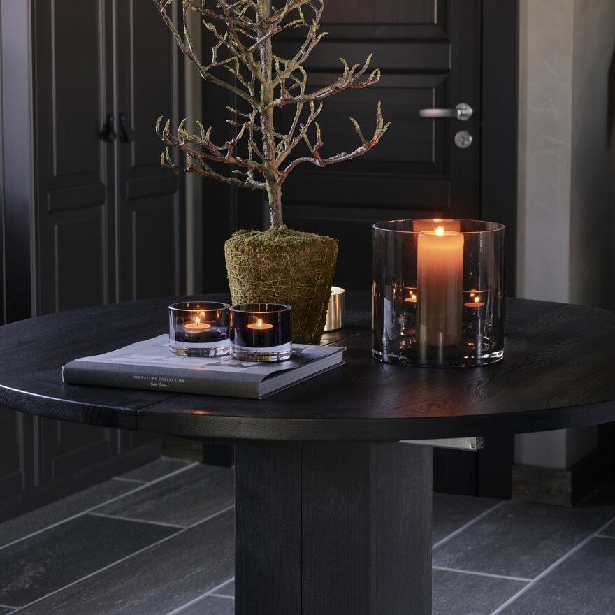 Magnor SKYLINE Stormlykt H20 cm i Svart designet av Halvor Bakke