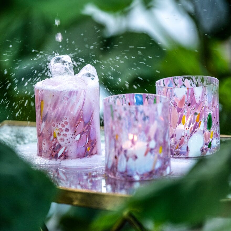Magnor SWIRL Drikkeglass CL35 cm i Rosa designet av Camilla Prytz