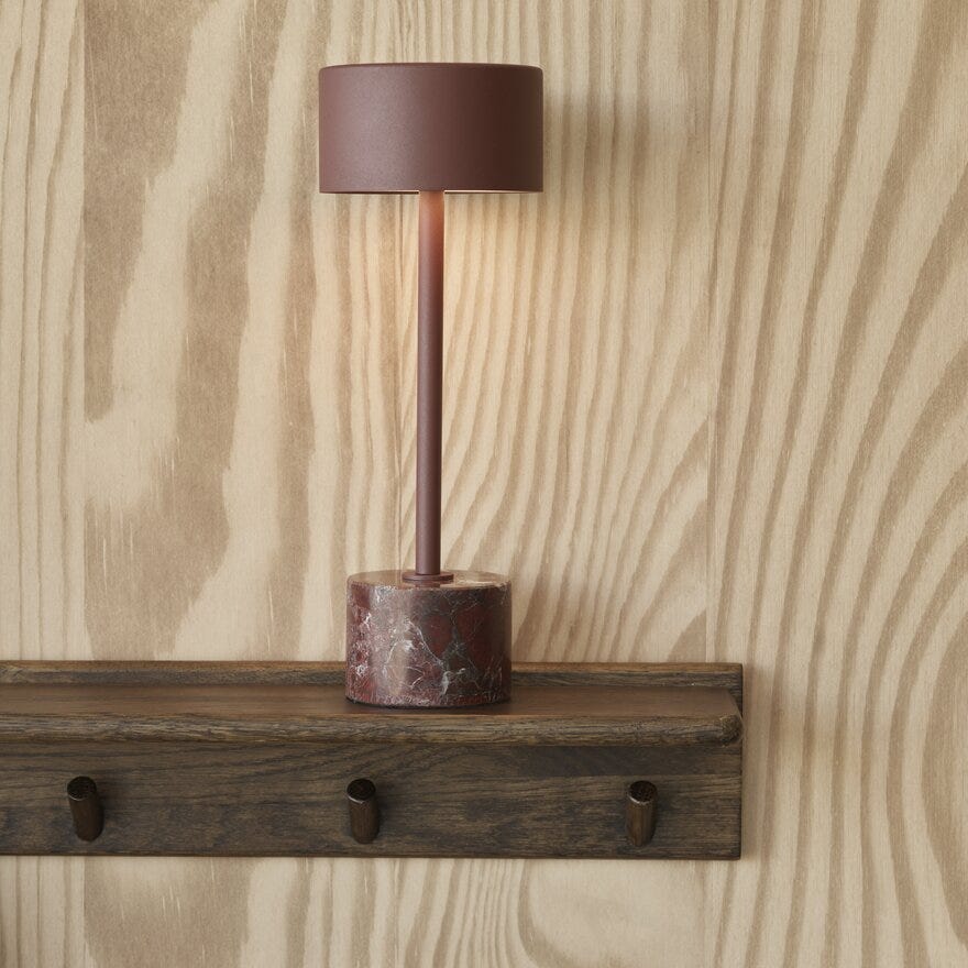 Sindig RICCIE Bordlampe oppladbar H30 cm i Rød
