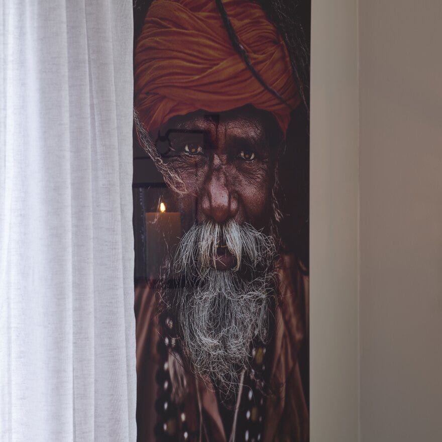 PORTRETT Glassbilde 80x120 cm i Brun
