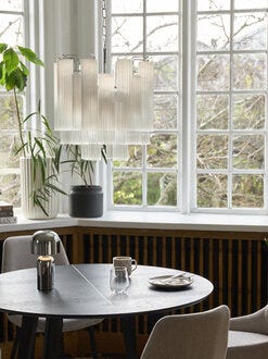 SAGENE Rundt spisebord Ø110 cm i Svart