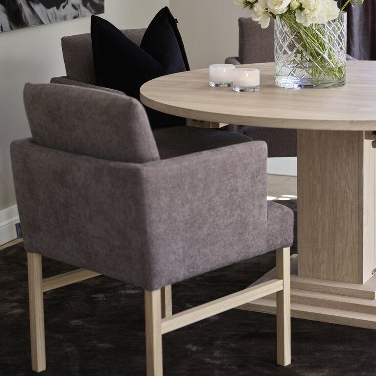 Signature Collection By Halvor Bakke SIGNATURE 1550 Spisestol i Brun designet av Halvor Bakke