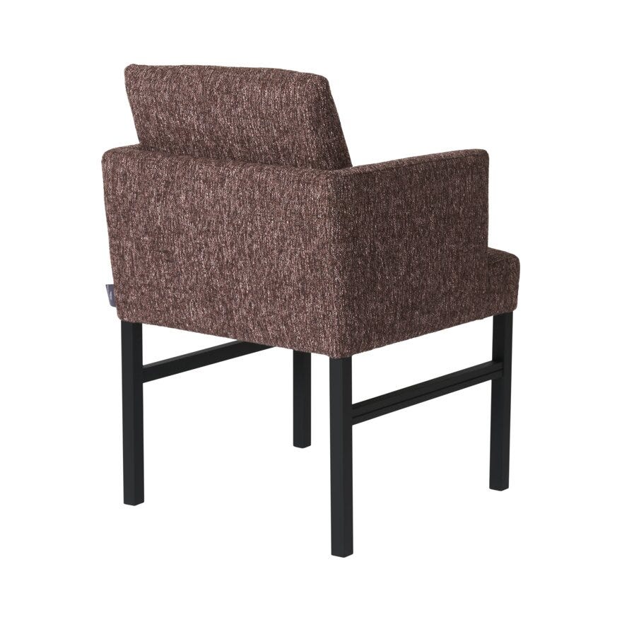 Signature Collection By Halvor Bakke SIGNATURE 1550 Spisestol med armlene i Lilla designet av Halvor Bakke