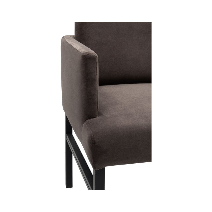 Signature Collection By Halvor Bakke SIGNATURE 1550 Spisestol med armlene i Brun designet av Halvor Bakke