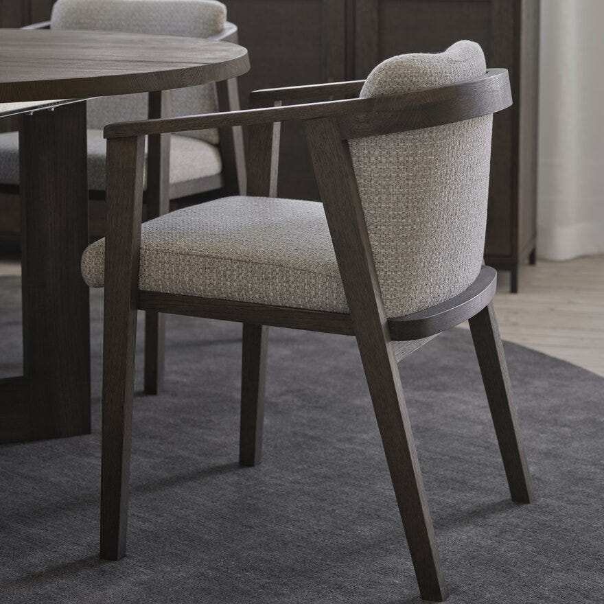 Signature Collection By Halvor Bakke SIGNATURE 1700 Spisestol med armlene i Beige/natur designet av Halvor Bakke