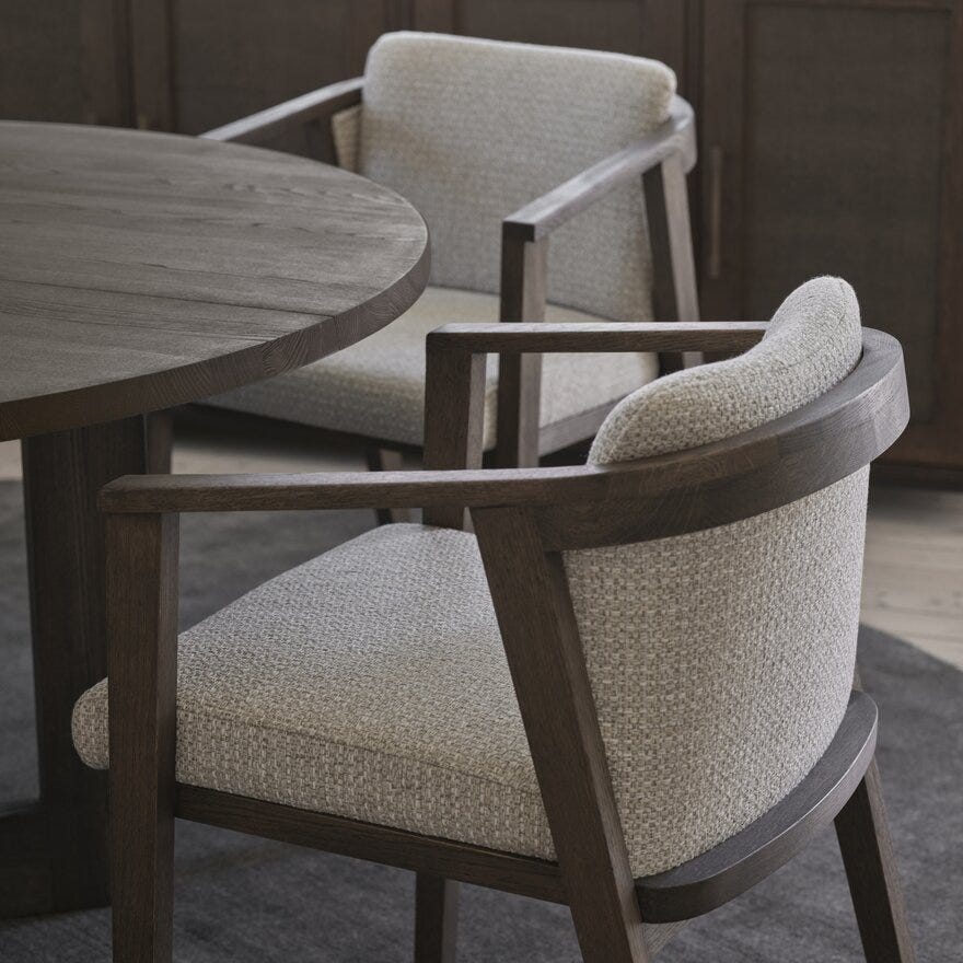 Signature Collection By Halvor Bakke SIGNATURE 1700 Spisestol med armlene i Beige/natur designet av Halvor Bakke
