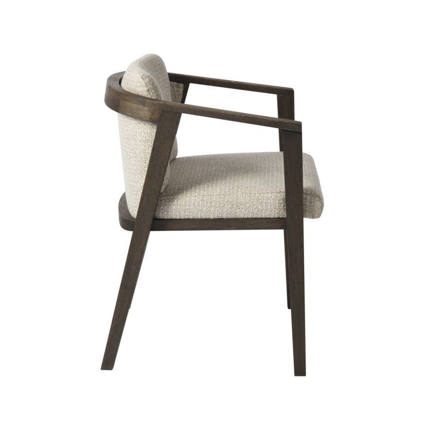 Signature Collection By Halvor Bakke SIGNATURE 1700 Spisestol med armlene i Beige/natur designet av Halvor Bakke