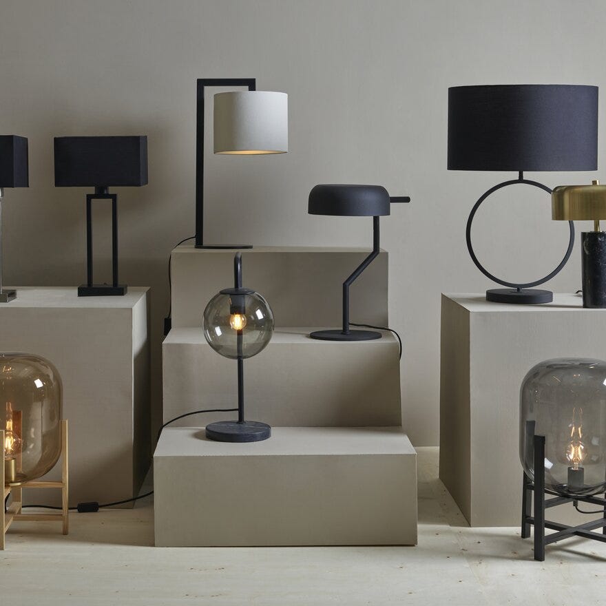 Sindig ADA Bordlampe H66.5 cm i Svart