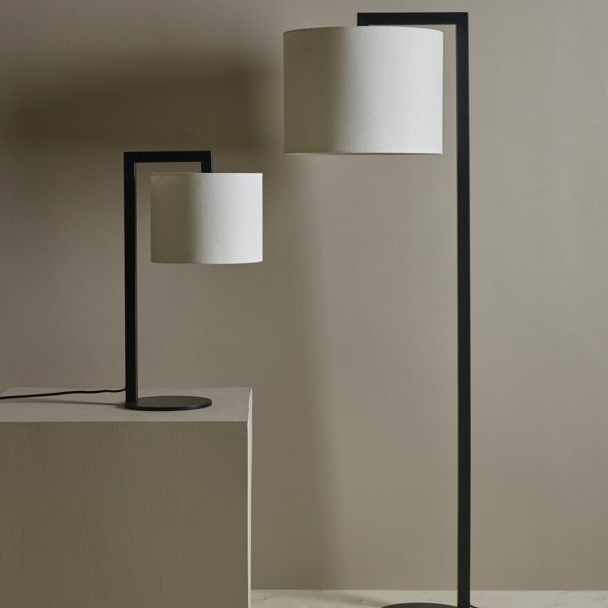 AVERY Gulvlampe H155 cm i Svart
