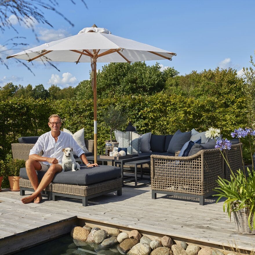 Signature Collection By Halvor Bakke GARDEN Loungestol med armlene i Grå designet av Halvor Bakke