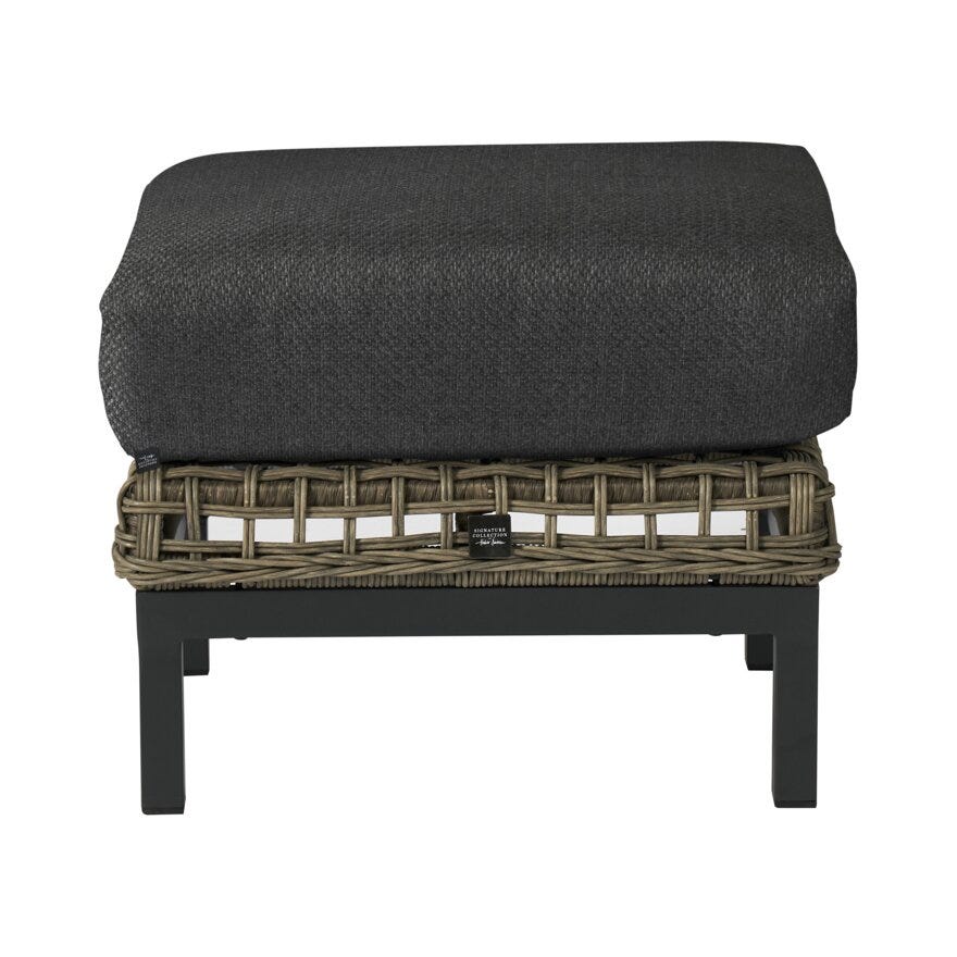 Signature Collection By Halvor Bakke GARDEN Pall 58x50 cm i Beige/natur designet av Halvor Bakke
