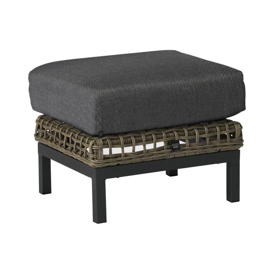 Signature Collection By Halvor Bakke GARDEN Pall 58x50 cm i Beige/natur designet av Halvor Bakke