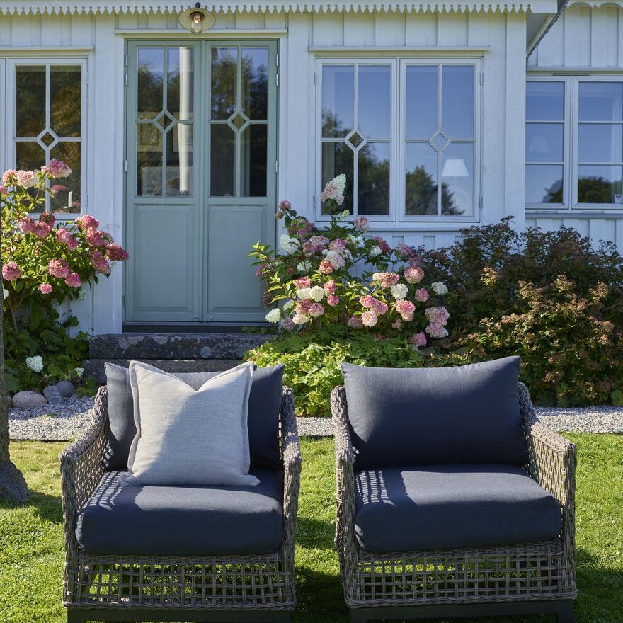 Signature Collection By Halvor Bakke GARDEN Loungestol med armlene i Grå designet av Halvor Bakke