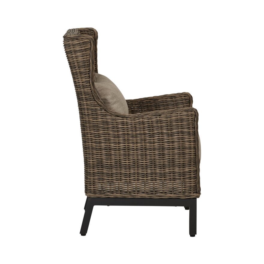 Signature Collection By Halvor Bakke GARDEN Spisestol med armlene i Beige/natur designet av Halvor Bakke