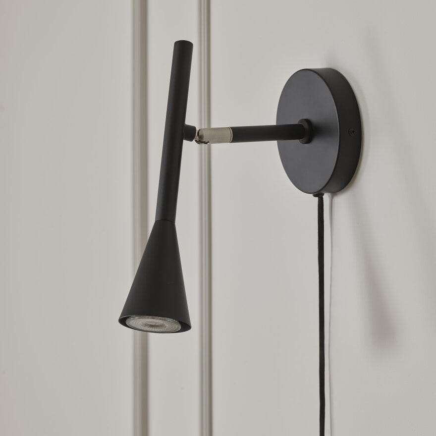 Sindig KVAM Vegglampe i Svart