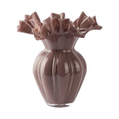 Lucania vase H30