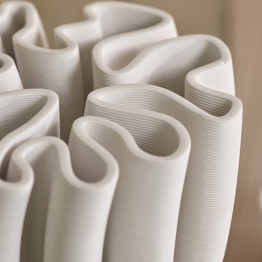 Sindig NAKA Vase H23.5 cm i Hvit