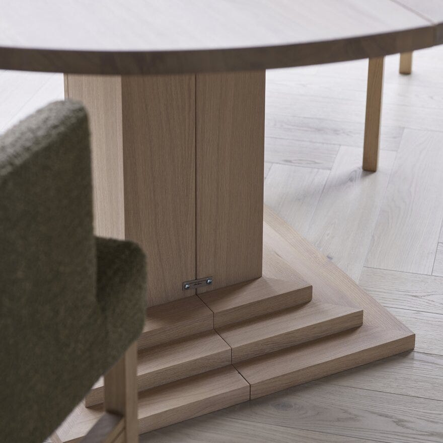 Signature Collection By Halvor Bakke SIGNATURE 1100 Rundt spisebord Ø140 cm i Beige/natur designet av Halvor Bakke