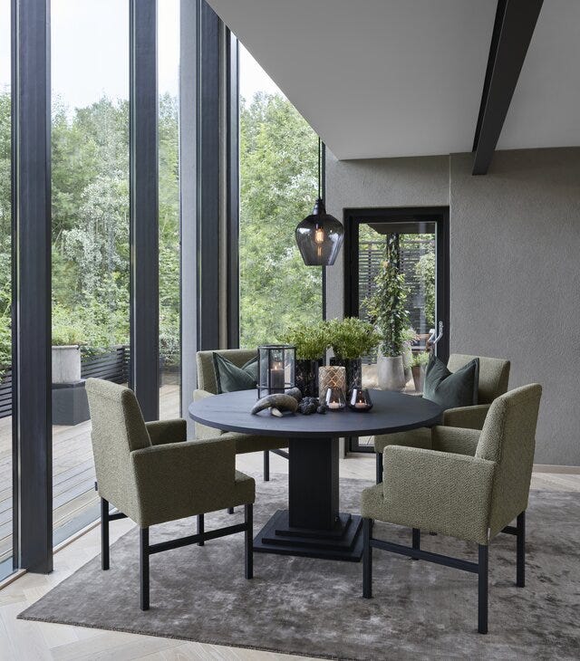 Signature Collection By Halvor Bakke SIGNATURE 1100 Rundt spisebord Ø140 cm i Svart designet av Halvor Bakke
