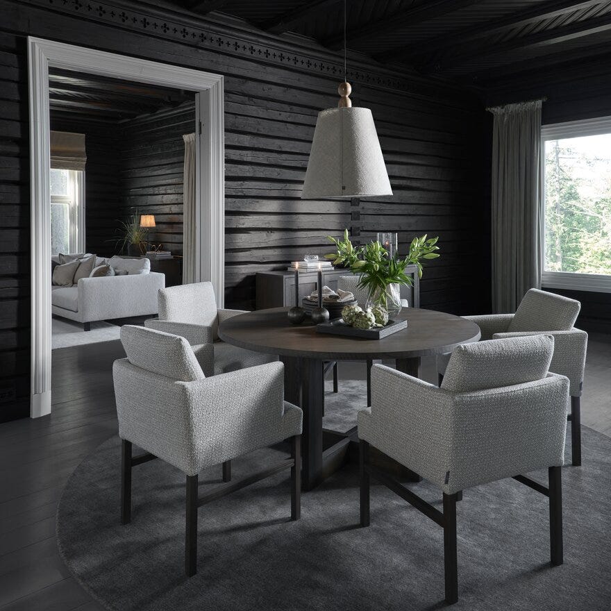 Signature Collection By Halvor Bakke SIGNATURE 1200 Rundt spisebord Ø140 cm i Brun designet av Halvor Bakke