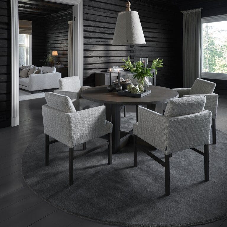 Signature Collection By Halvor Bakke SIGNATURE 1200 Rundt spisebord Ø140 cm i Brun designet av Halvor Bakke