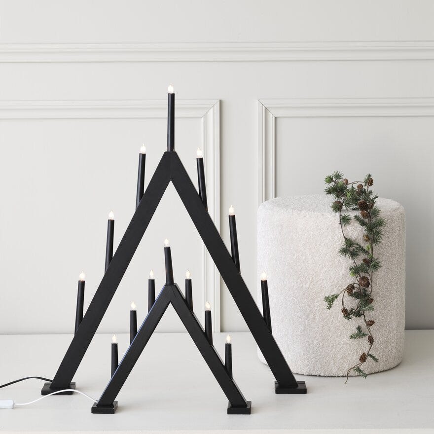 TRIANGLE Adventsstake 43x5.5 cm i Svart