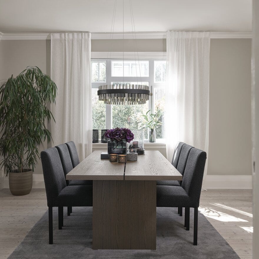 Signature Collection By Halvor Bakke SIGNATURE 1520 Spisestol i Svart designet av Halvor Bakke