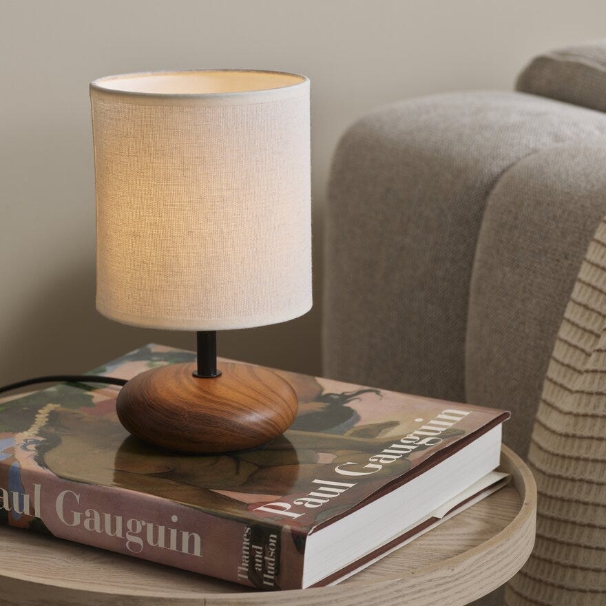 Sindig BECK Bordlampe H24 cm i Beige/natur