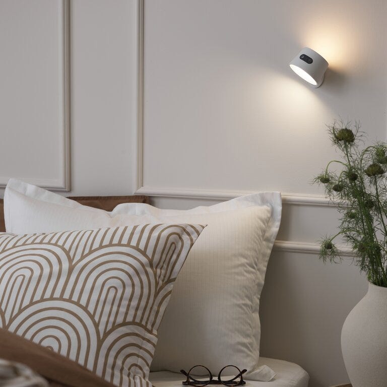 CHARGE Vegglampe oppladbar H10 cm i Hvit