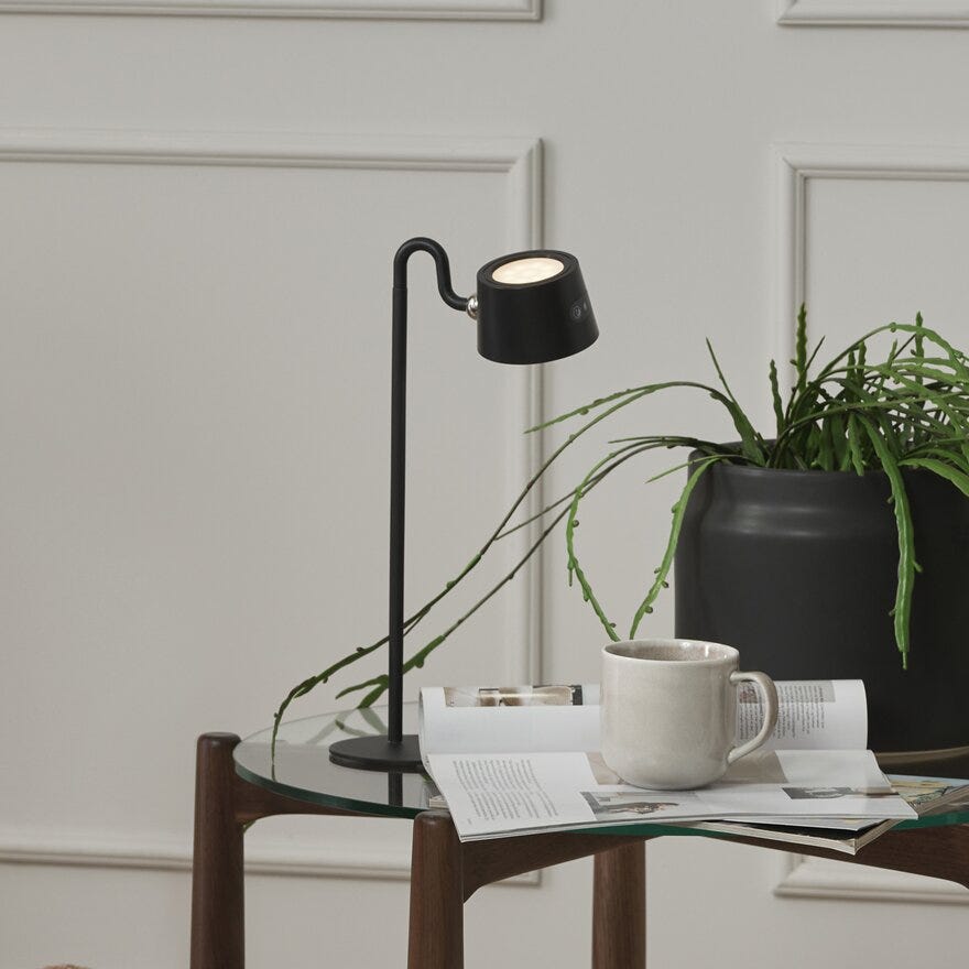 CHARGE Bordlampe oppladbar H35 cm i Svart