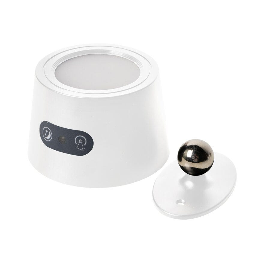CHARGE Vegglampe H10 cm i Hvit